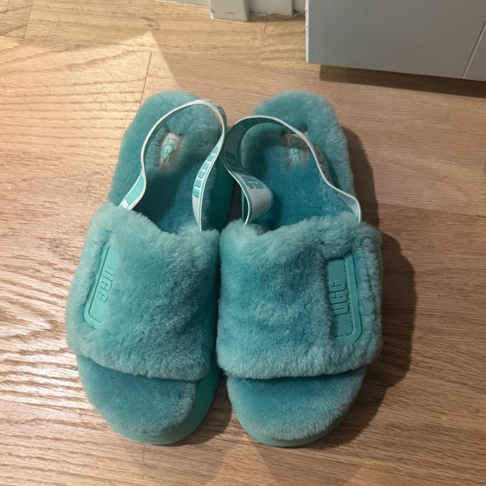 UGG  Aqua Fluffy Slippers